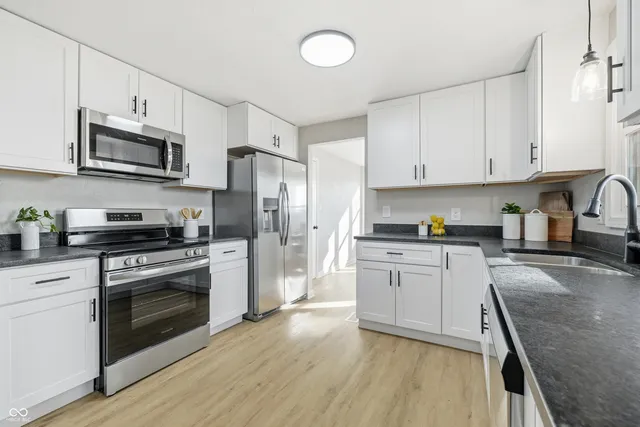 $279,900 | 3325 East 100 South, Anderson, IN 46017