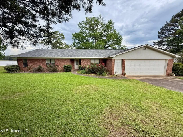 $449,000 | 106 Skiers Point, Canton, MS 39046