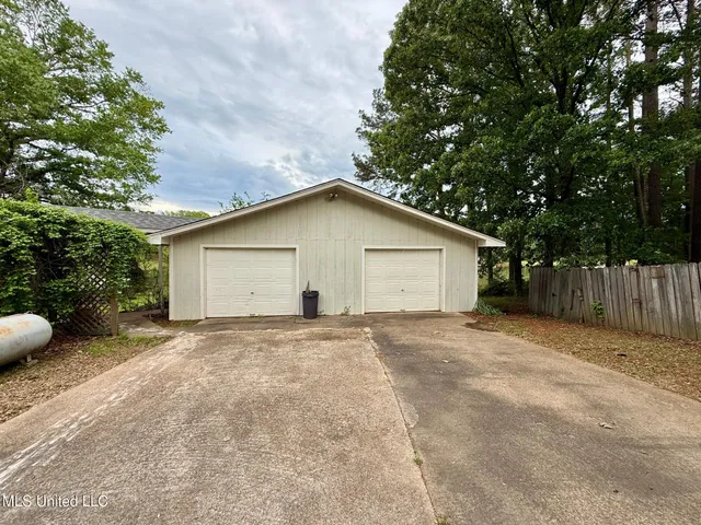 $449,000 | 106 Skiers Point, Canton, MS 39046