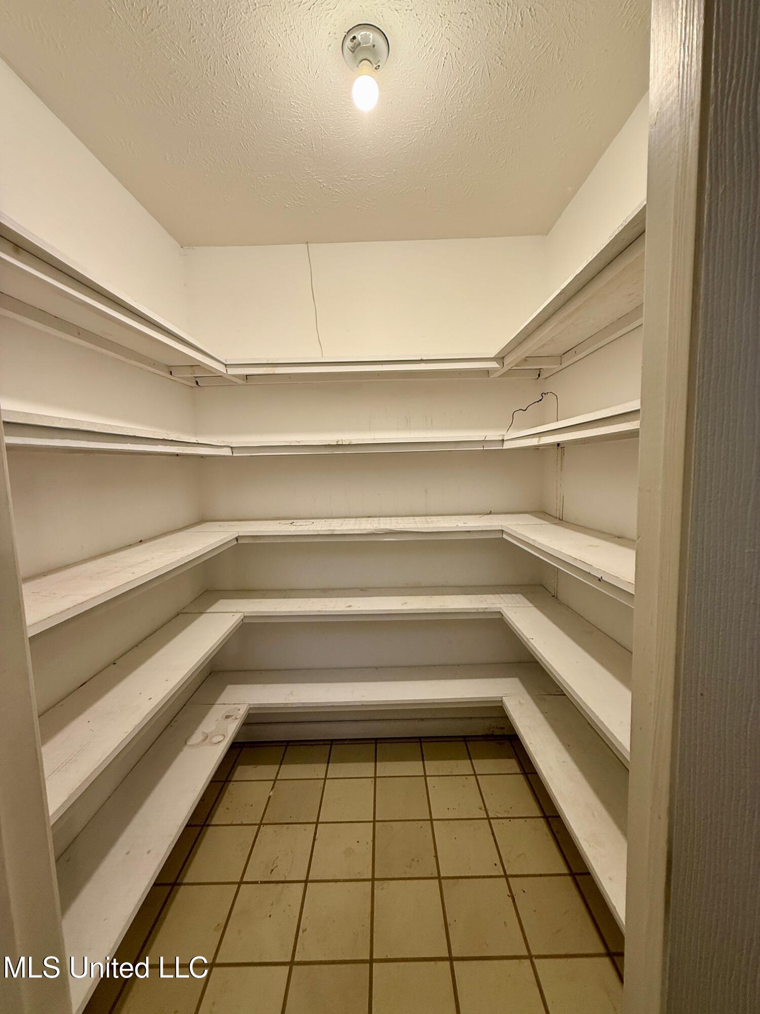 106 Skiers Point Canton, MS 39046 - Photo 30 of 71 IMG_3414