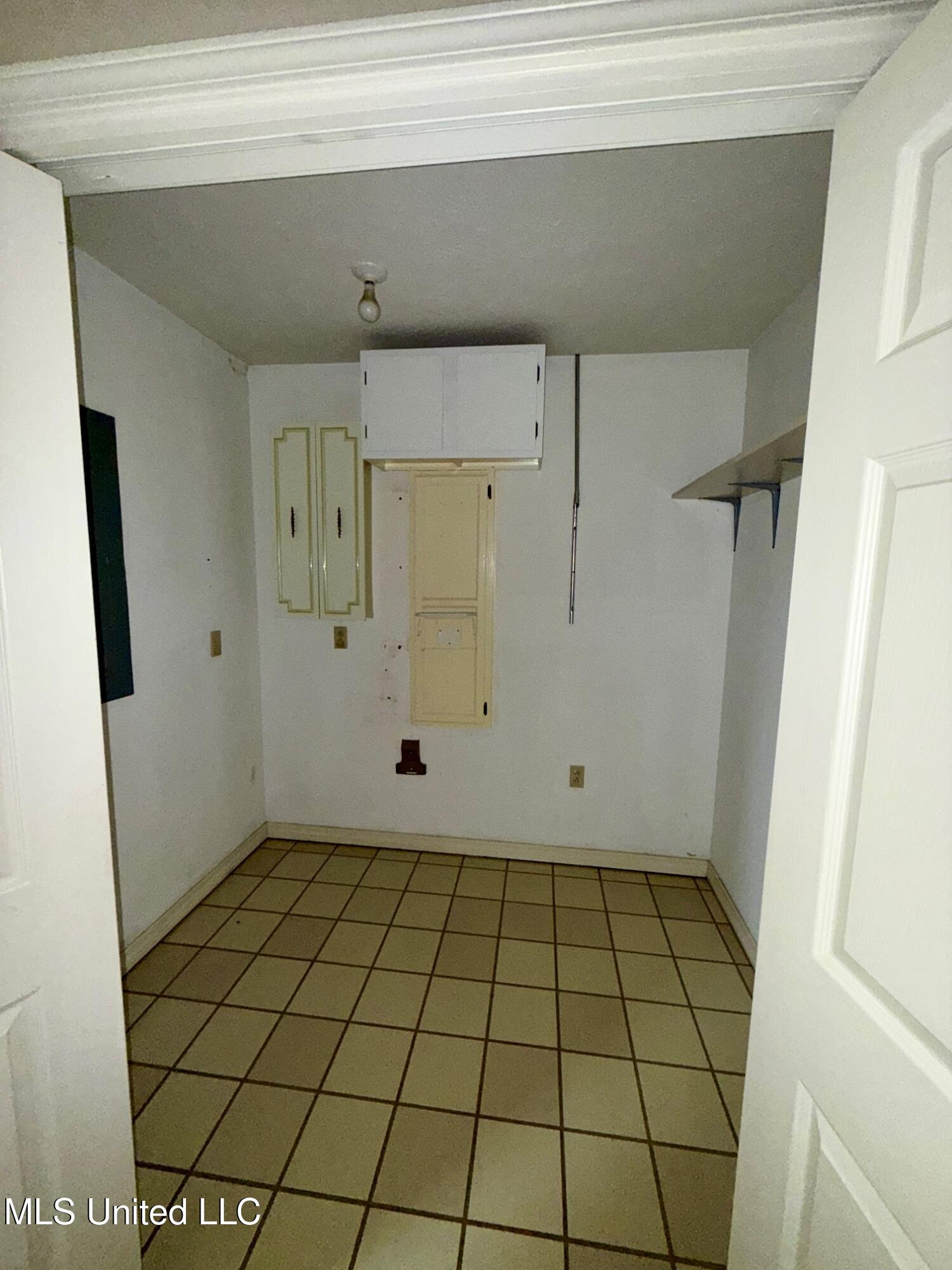 106 Skiers Point Canton, MS 39046 - Photo 31 of 71 IMG_3415