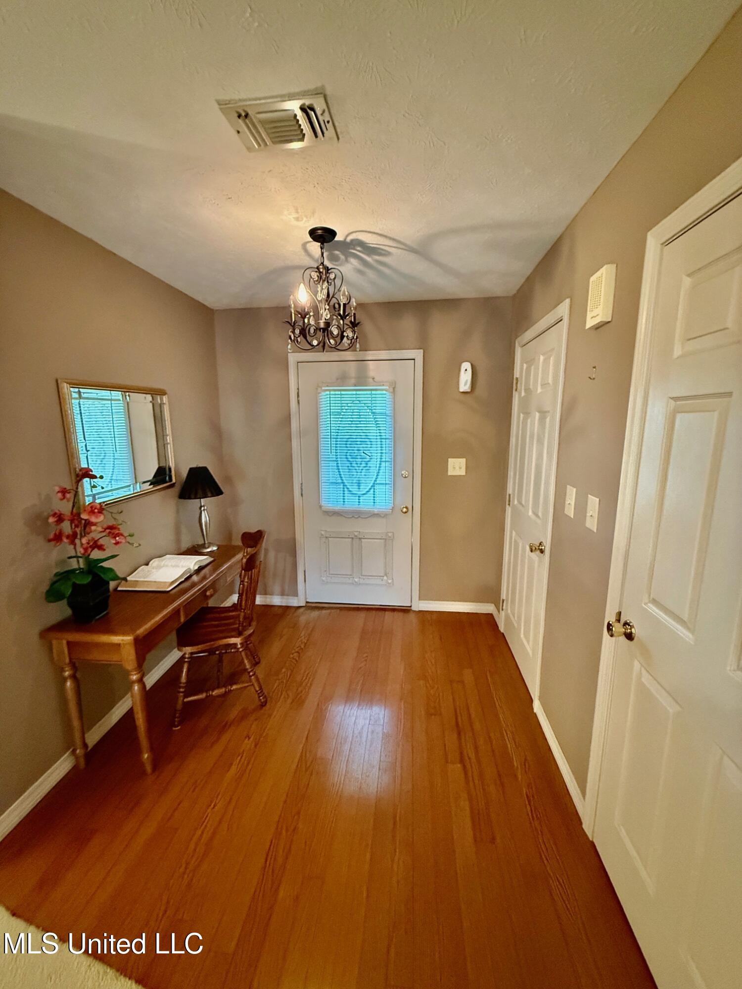 106 Skiers Point Canton, MS 39046 - Photo 34 of 71 IMG_3404