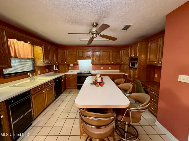 $449,000 | 106 Skiers Point, Canton, MS 39046