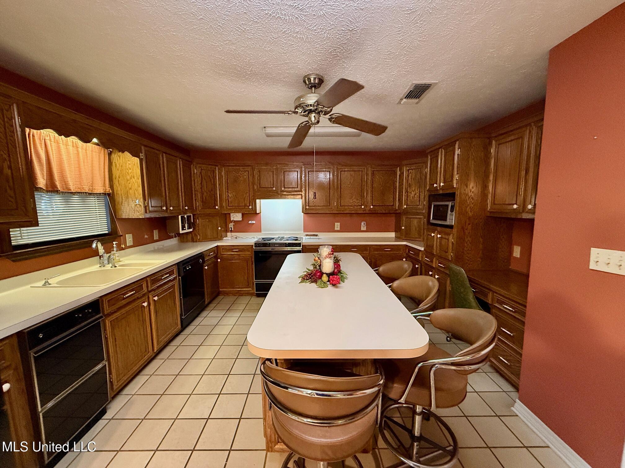 106 Skiers Point Canton, MS 39046 - Photo 40 of 71 IMG_3410