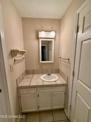 $449,000 | 106 Skiers Point, Canton, MS 39046