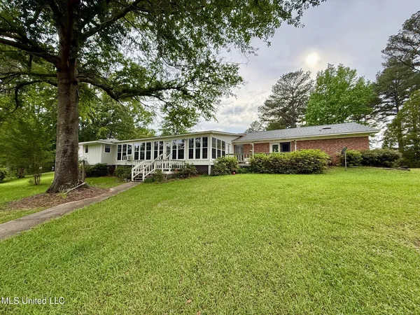 $399,000 | 106 Skiers Point, Canton, MS 39046