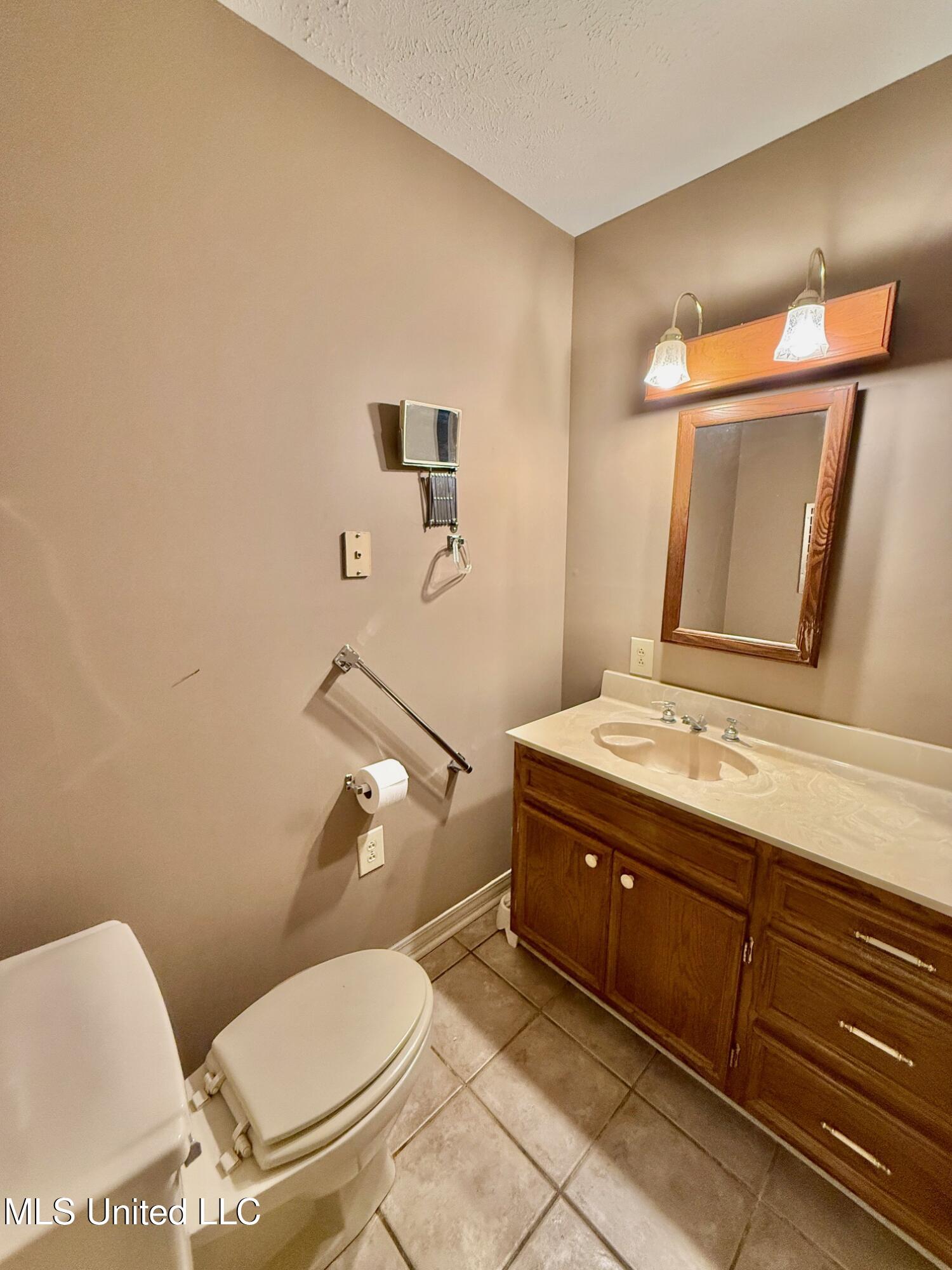 106 Skiers Point Canton, MS 39046 - Photo 61 of 71 IMG_3447