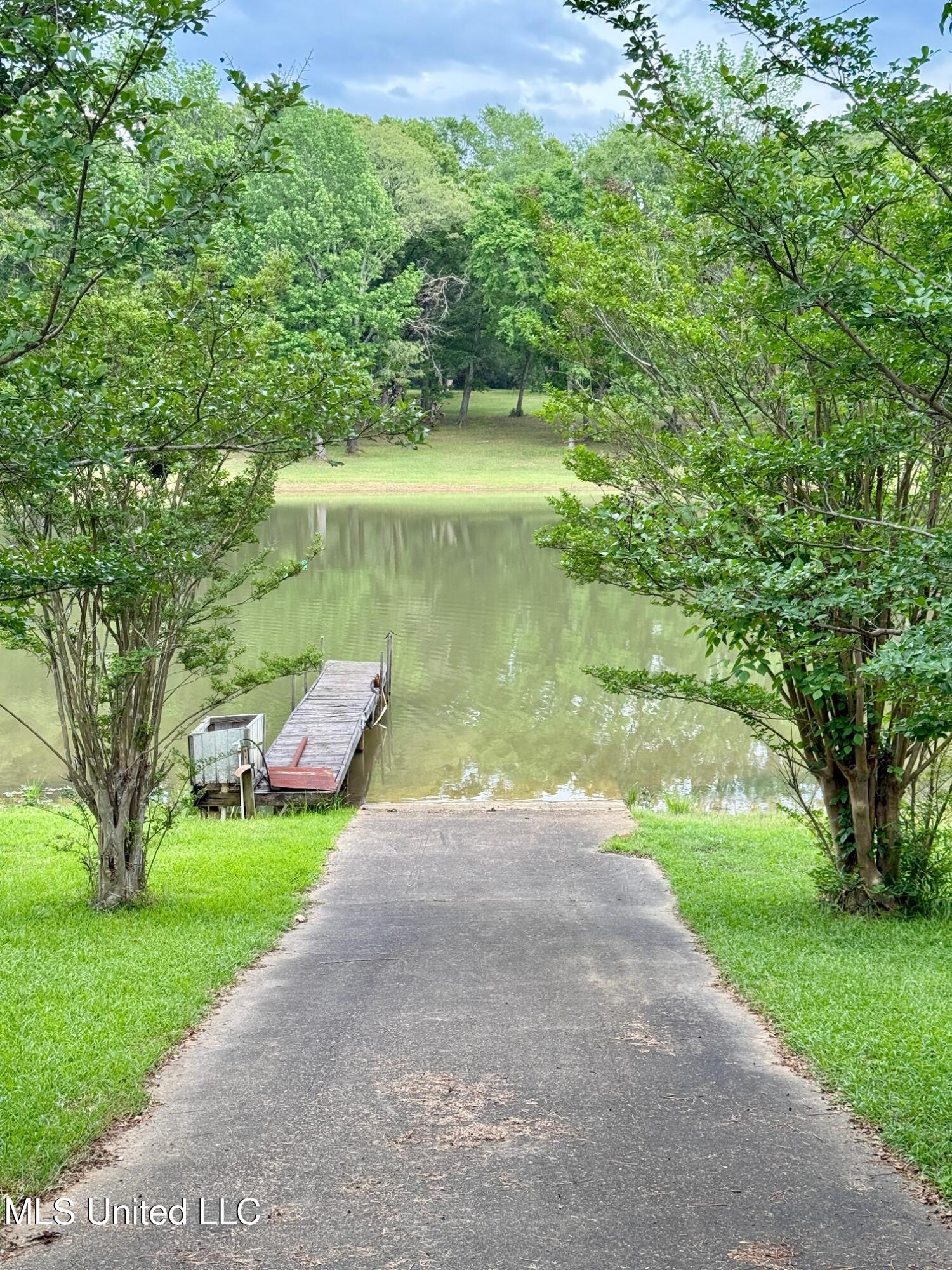106 Skiers Point Canton, MS 39046 - Photo 7 of 71 IMG_3471