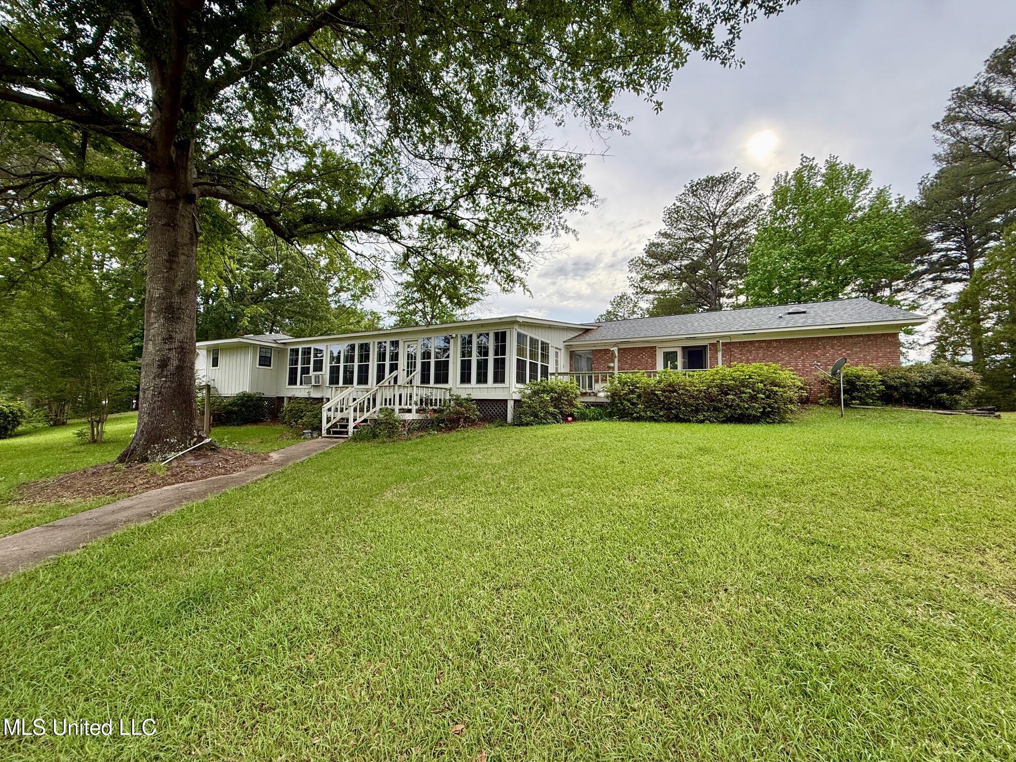 106 Skiers Point Canton, MS 39046 - Photo 9 of 71 IMG_3464