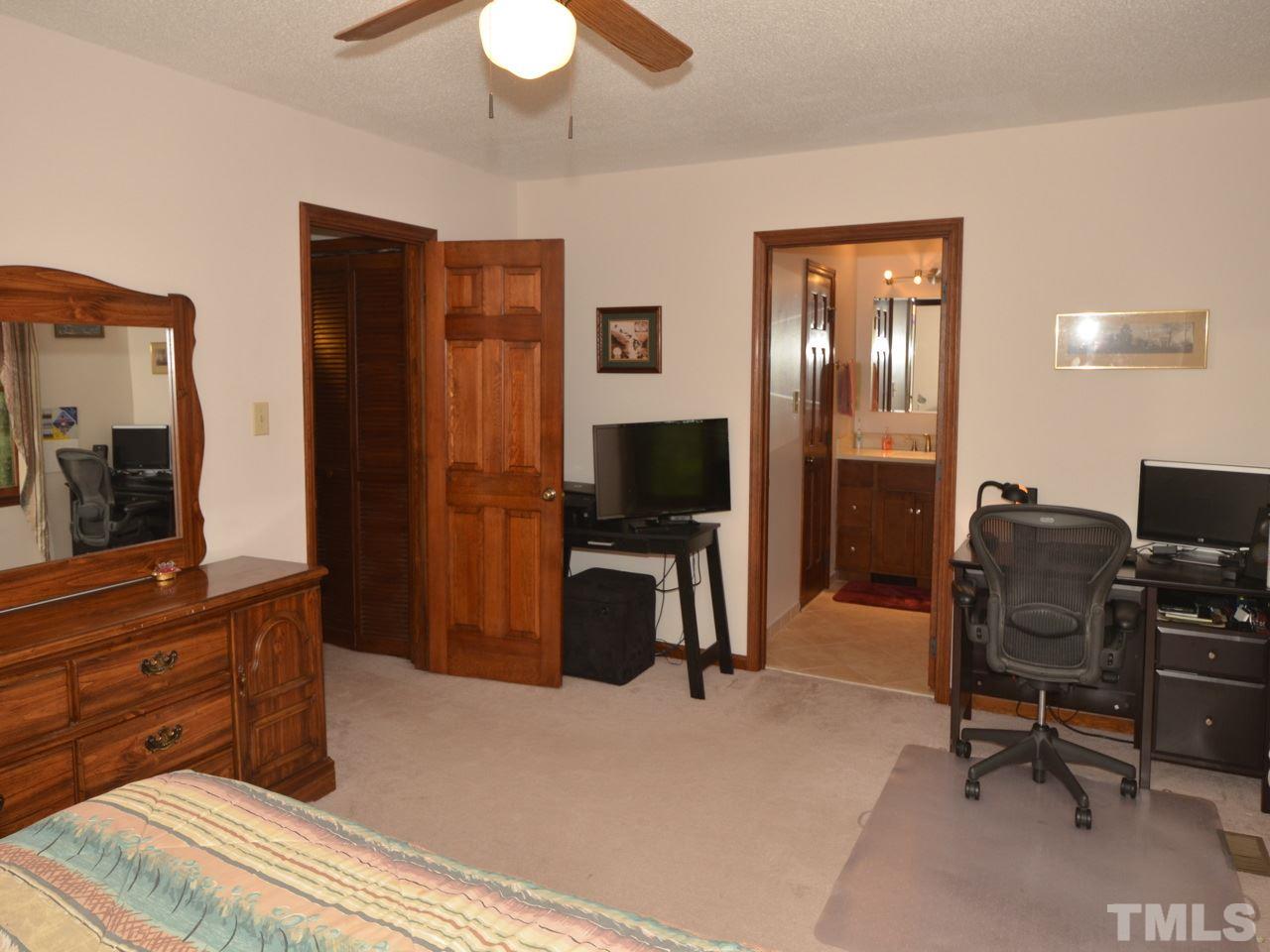 5004 Knaresborough Road Raleigh, NC 27612 - Photo 19 of 25
