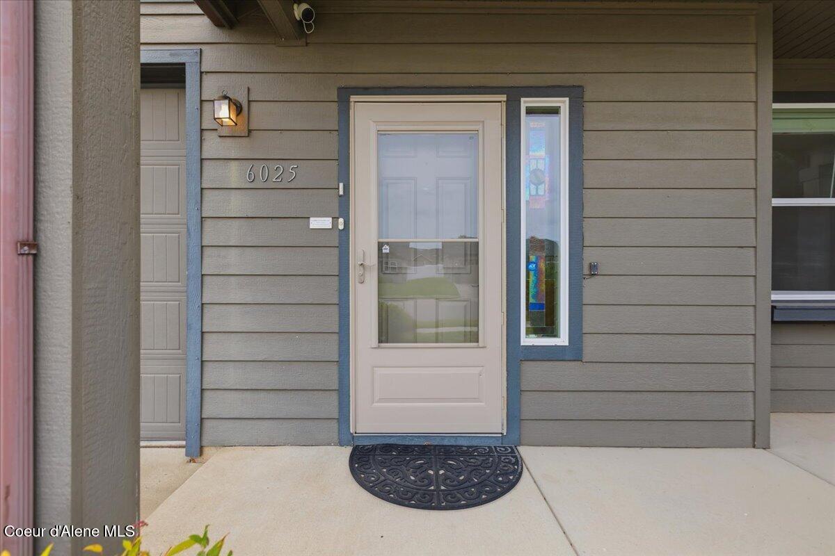 6025 West Trestle Street Rathdrum, ID 83858 - Photo 4 of 46 Front Door