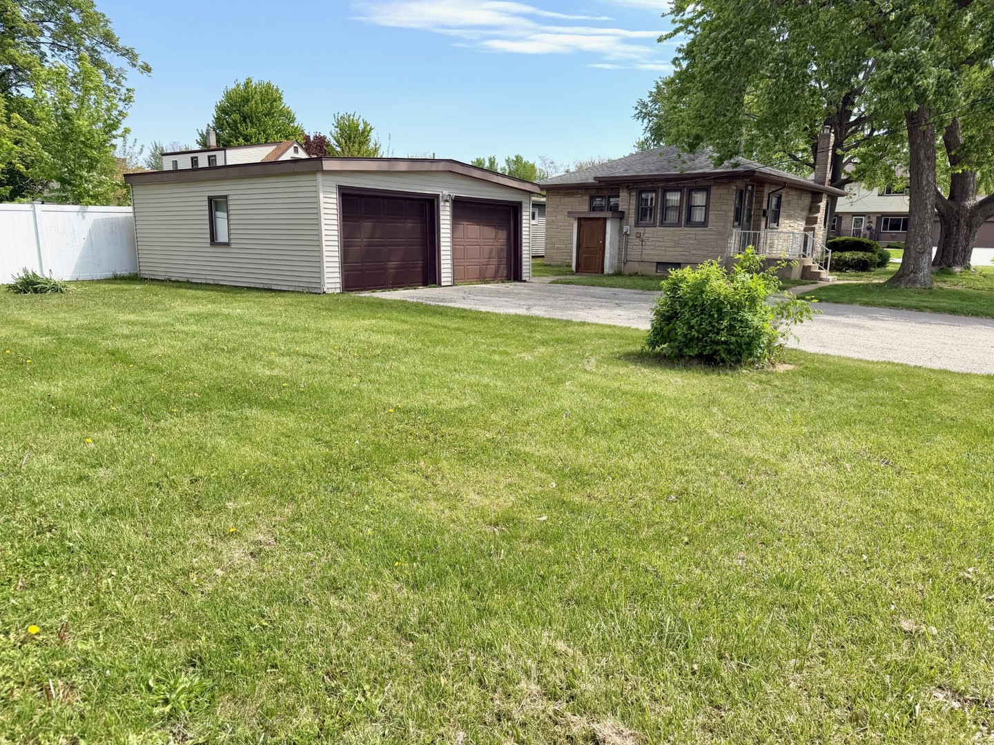 1404 Plain Street Peru, IL 61354 - Photo 5 of 16