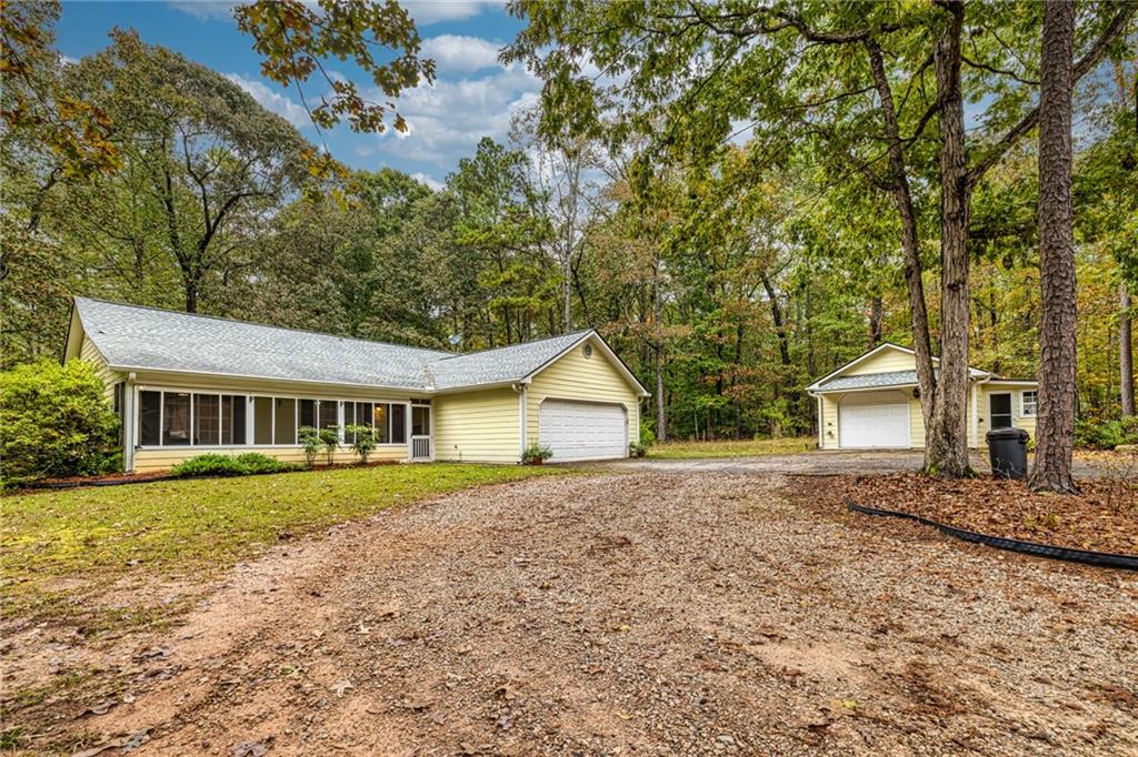 121 Hardy Road Senoia, GA 30276 - Photo 3 of 35