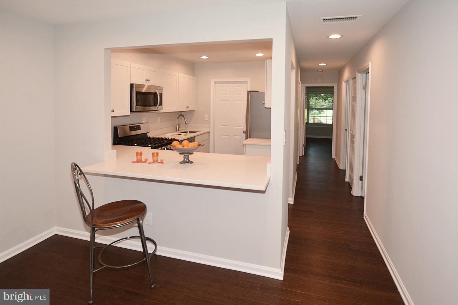 5900 Cove Landing Road, Unit 204 Burke, VA 22015 - Photo 8 of 25 Breakfast Bar