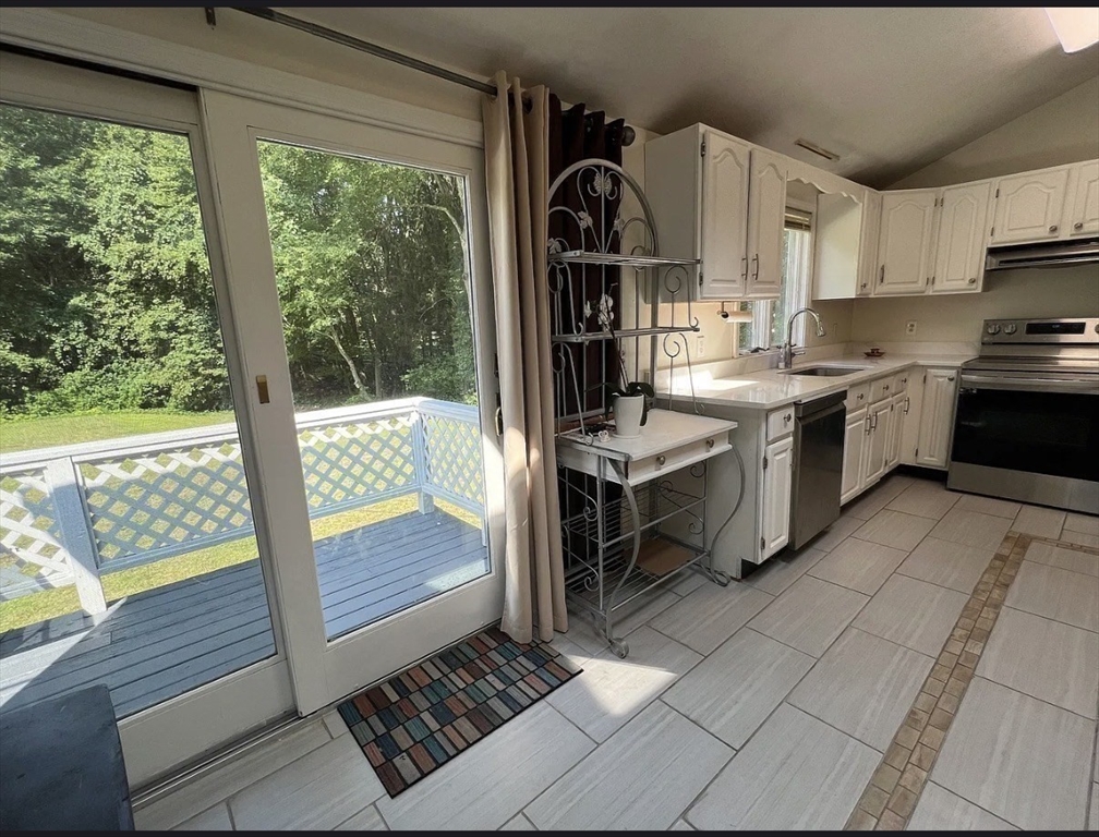 302 Old Post Road, Unit 302 Sharon, MA 02067 - Photo 10 of 26 Gallery Image 10
