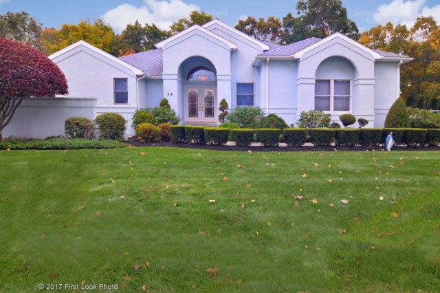 216 Council Rock Road Cranston, RI 02921 - Photo 1 of 37 Gallery Image 1