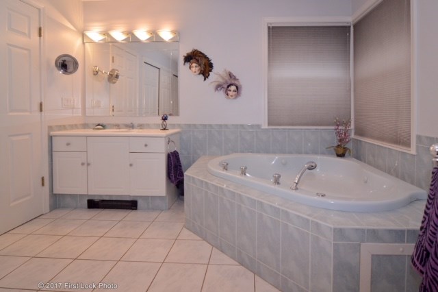216 Council Rock Road Cranston, RI 02921 - Photo 25 of 37 Gallery Image 25