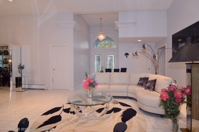 216 Council Rock Road Cranston, RI 02921 - Photo 8 of 37 Gallery Image 8