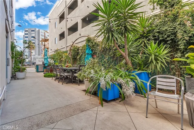 a view of outdoor space yard and porch