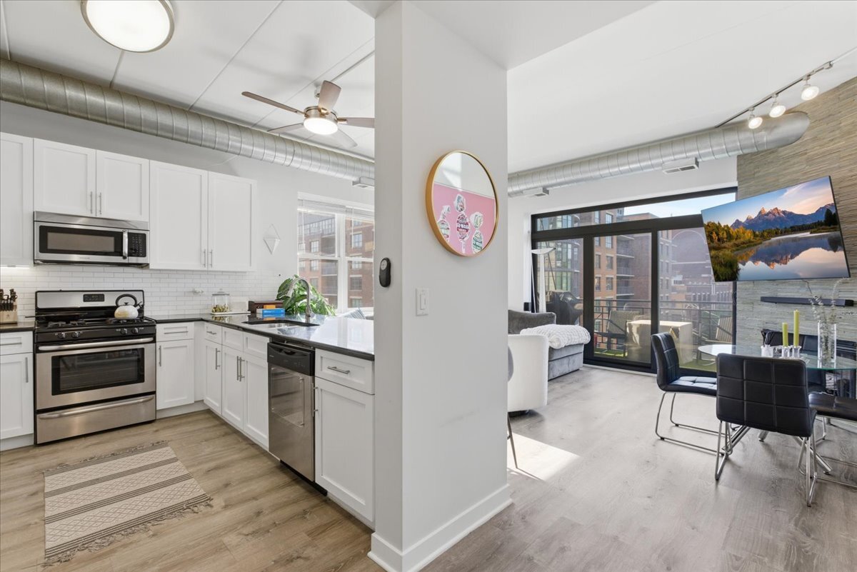 1155 West Madison Street, Unit 501 Chicago, IL 60607 - Photo 4 of 17
