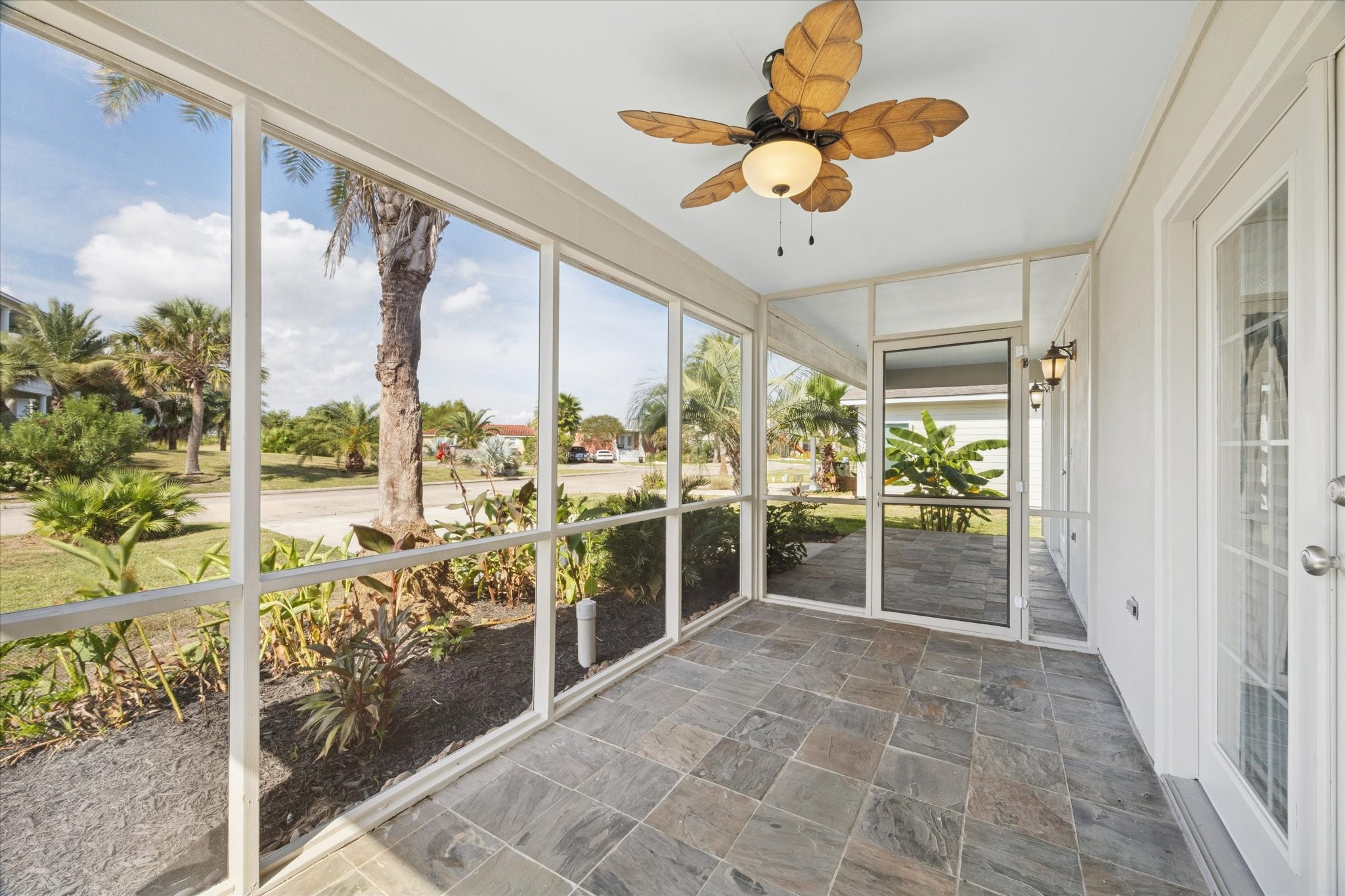 282 Debbie Lane San Leon, TX 77539 - Photo 13 of 29 a view of a room with a large window and table