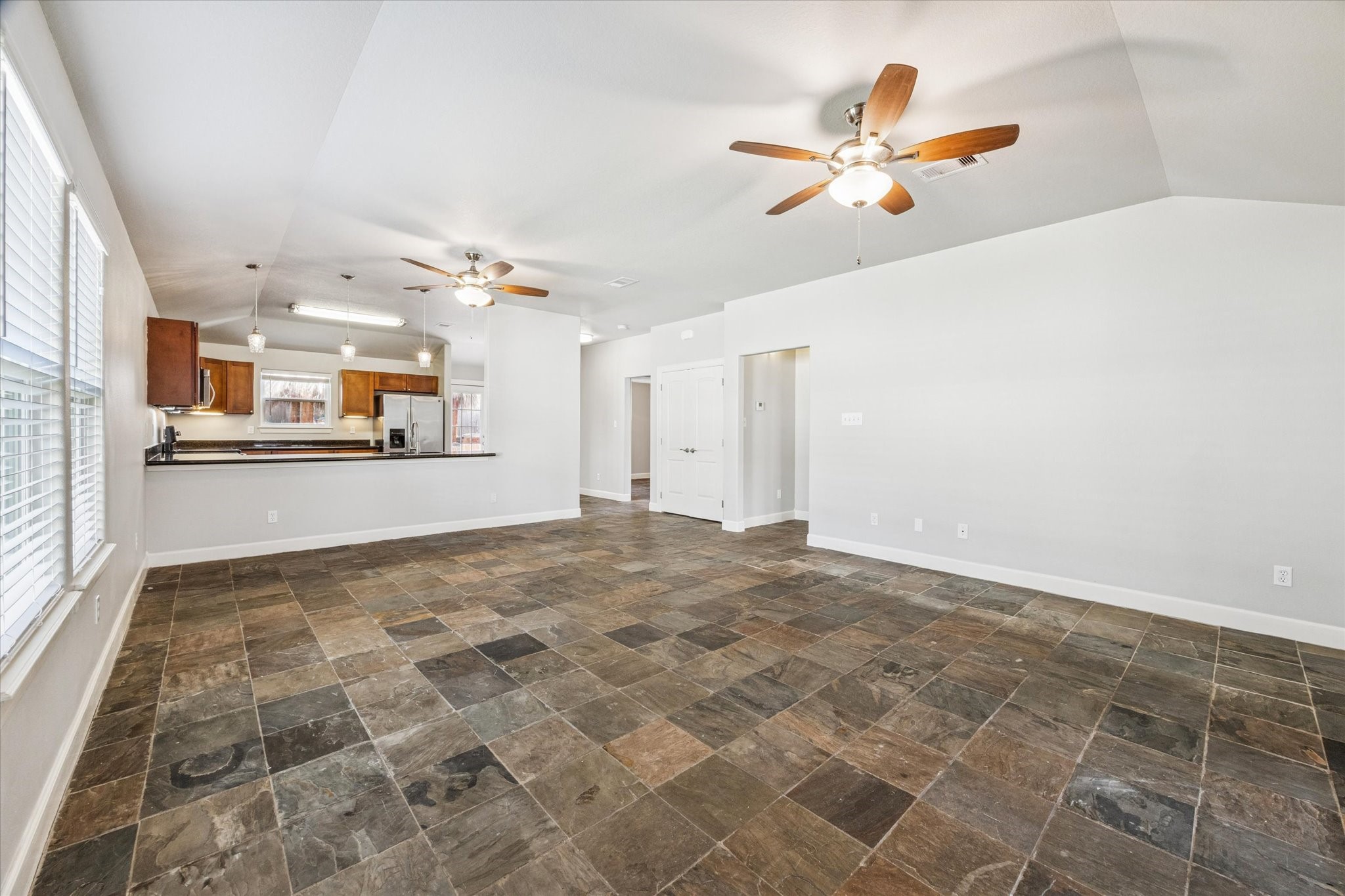 282 Debbie Lane San Leon, TX 77539 - Photo 8 of 29 a view of a livingroom with a ceiling fan and window
