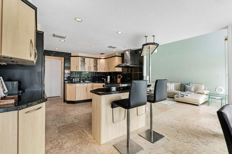 628 Southeast 5th Street, Unit 4 Delray Beach, FL 33483 - Photo 23 of 55 2484D39C-0587-48E2-9486-538C99CA6239