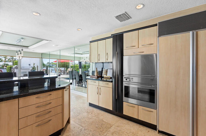 628 Southeast 5th Street, Unit 4 Delray Beach, FL 33483 - Photo 25 of 55 12165607-CE13-4825-908F-7BBBD8E92E8E