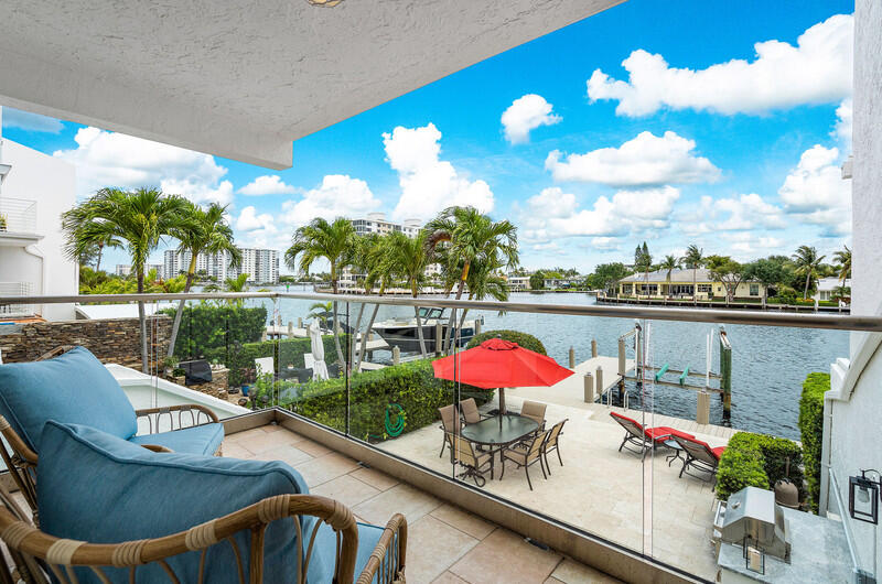 628 Southeast 5th Street, Unit 4 Delray Beach, FL 33483 - Photo 28 of 55 2F650F69-9B9C-4E6A-B8E9-D3EFD2E64DC6