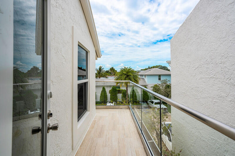 628 Southeast 5th Street, Unit 4 Delray Beach, FL 33483 - Photo 38 of 55 3D4C3EE3-71B5-48E3-A445-693434ECF4D3