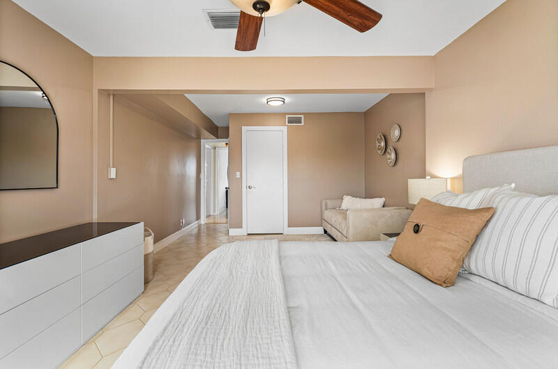 628 Southeast 5th Street, Unit 4 Delray Beach, FL 33483 - Photo 42 of 55 A514C337-0074-4C37-9437-567CB1EEB478