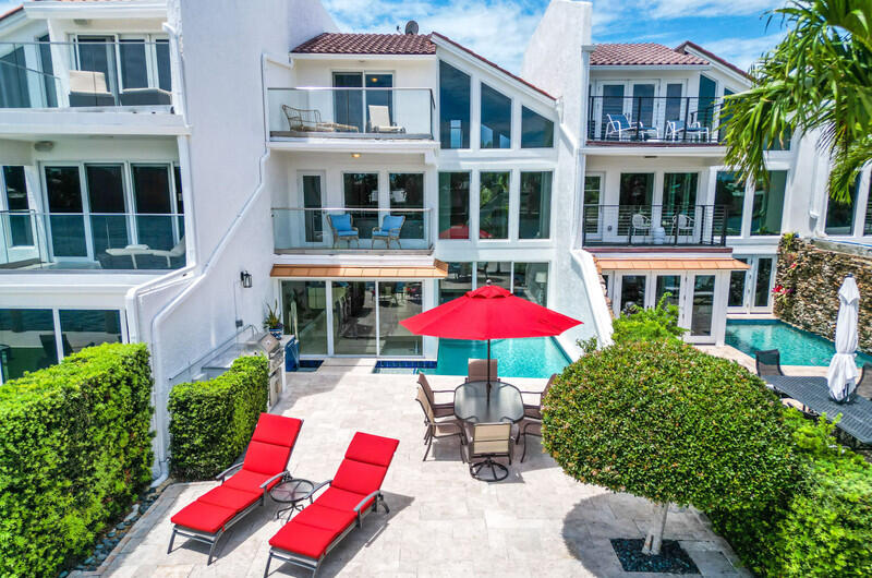628 Southeast 5th Street, Unit 4 Delray Beach, FL 33483 - Photo 9 of 55 F77806B5-27AA-487D-823A-86DE866C2129