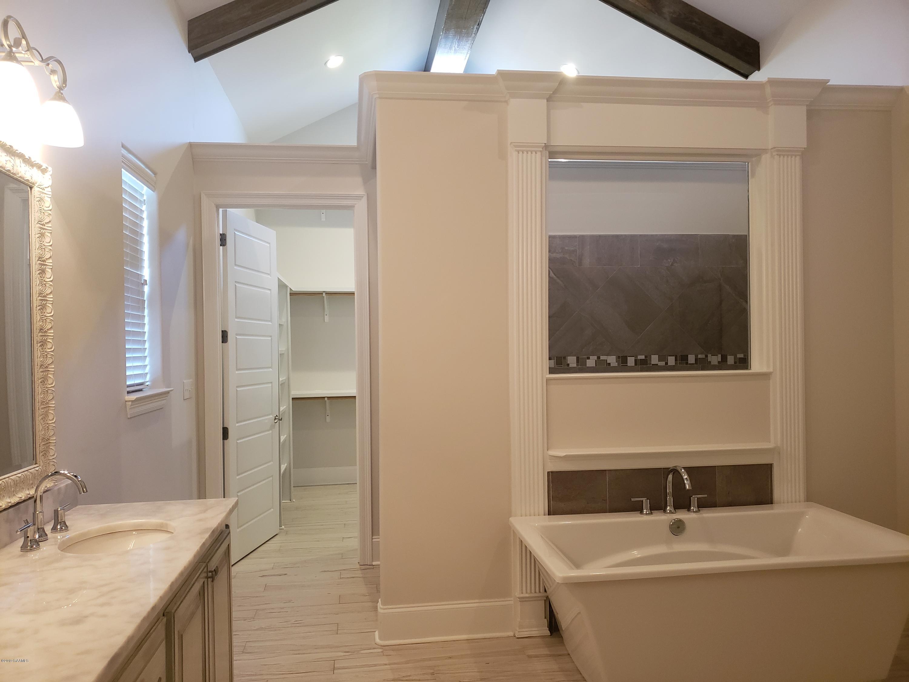 305 Habitat Ridge Broussard, LA 70518 - Photo 15 of 26 20190812_081335