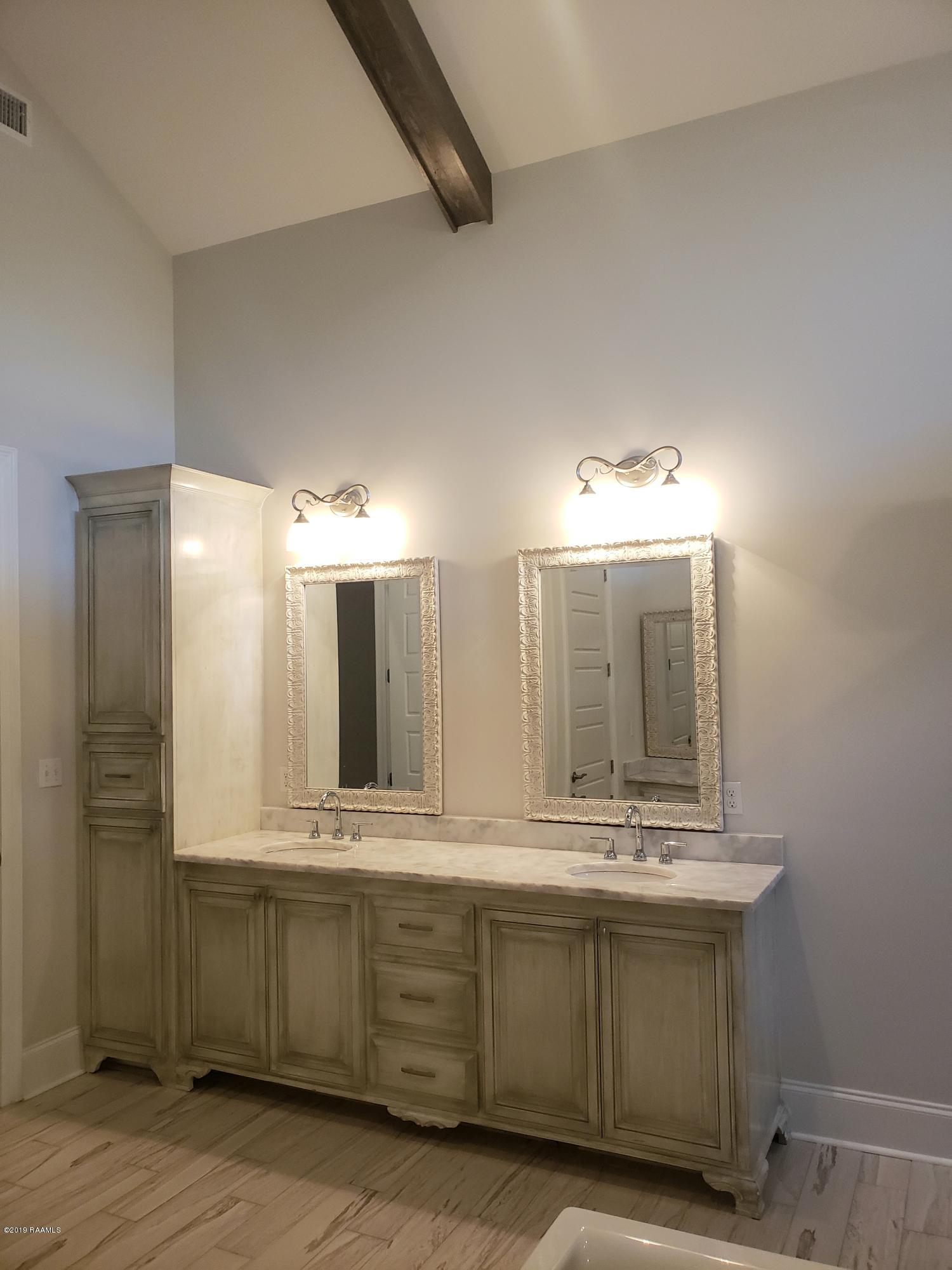 305 Habitat Ridge Broussard, LA 70518 - Photo 17 of 26 20190812_082029