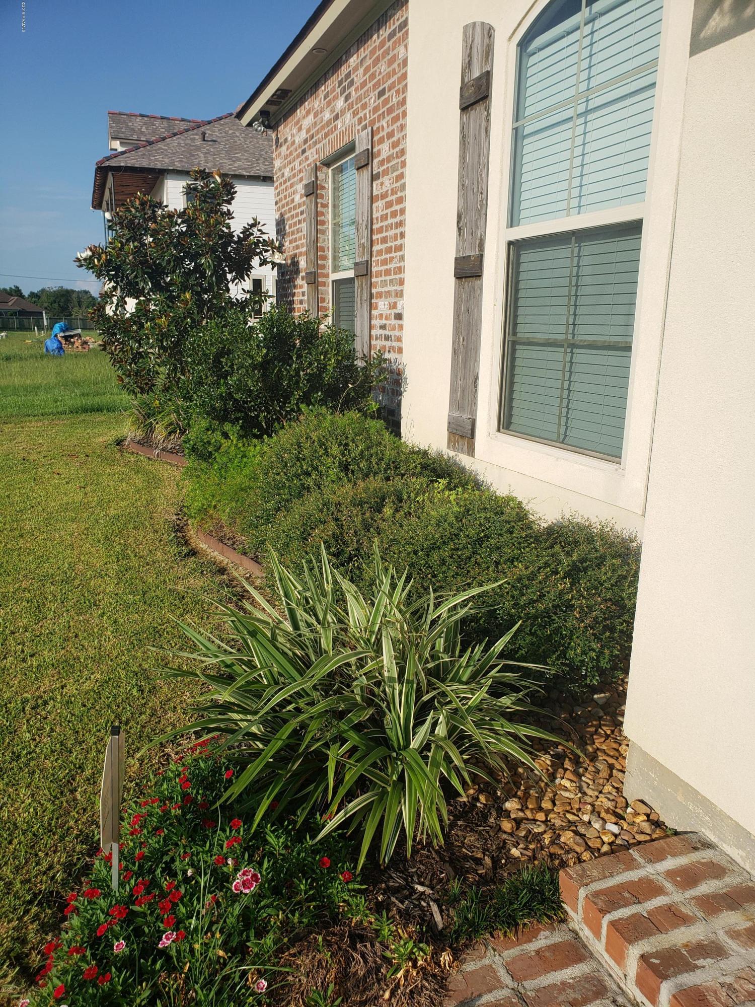 305 Habitat Ridge Broussard, LA 70518 - Photo 5 of 26 20190812_080955
