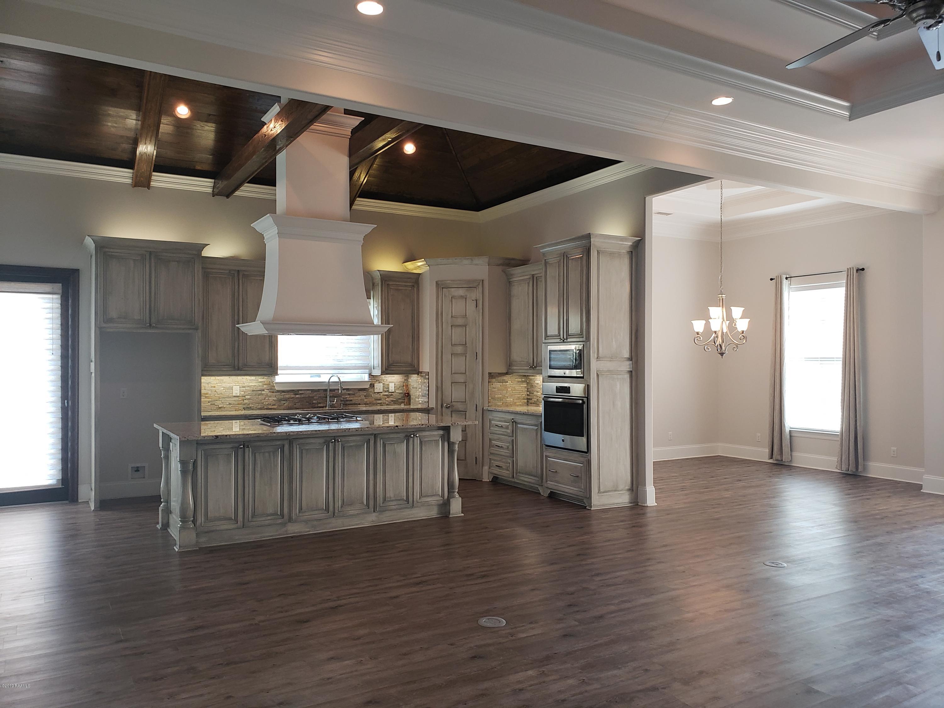 305 Habitat Ridge Broussard, LA 70518 - Photo 9 of 26 20190812_081247