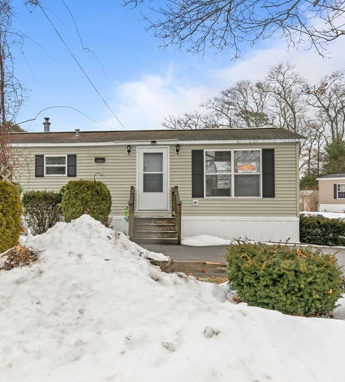 8 Swifts Beach Road, Unit 23 Wareham, MA 02571 - Photo 4 of 25 Gallery Image 4