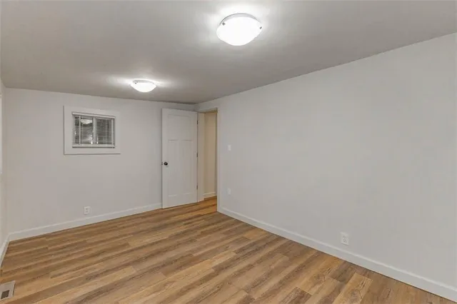 $299,950 | 704 West 76 Street, Kansas City, MO 64114