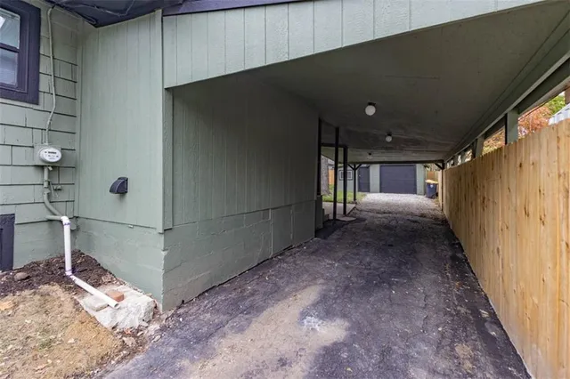 $299,950 | 704 West 76 Street, Kansas City, MO 64114