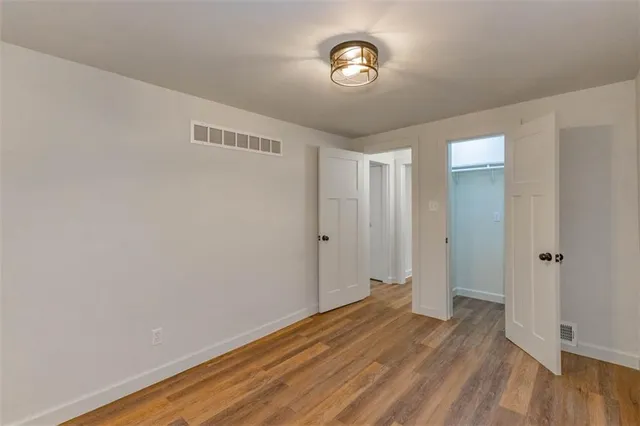 $299,950 | 704 West 76 Street, Kansas City, MO 64114