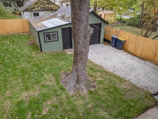 $299,950 | 704 West 76 Street, Kansas City, MO 64114