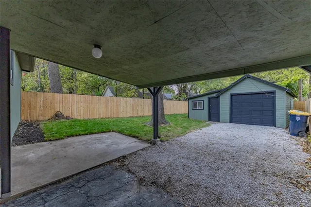 $299,950 | 704 West 76 Street, Kansas City, MO 64114