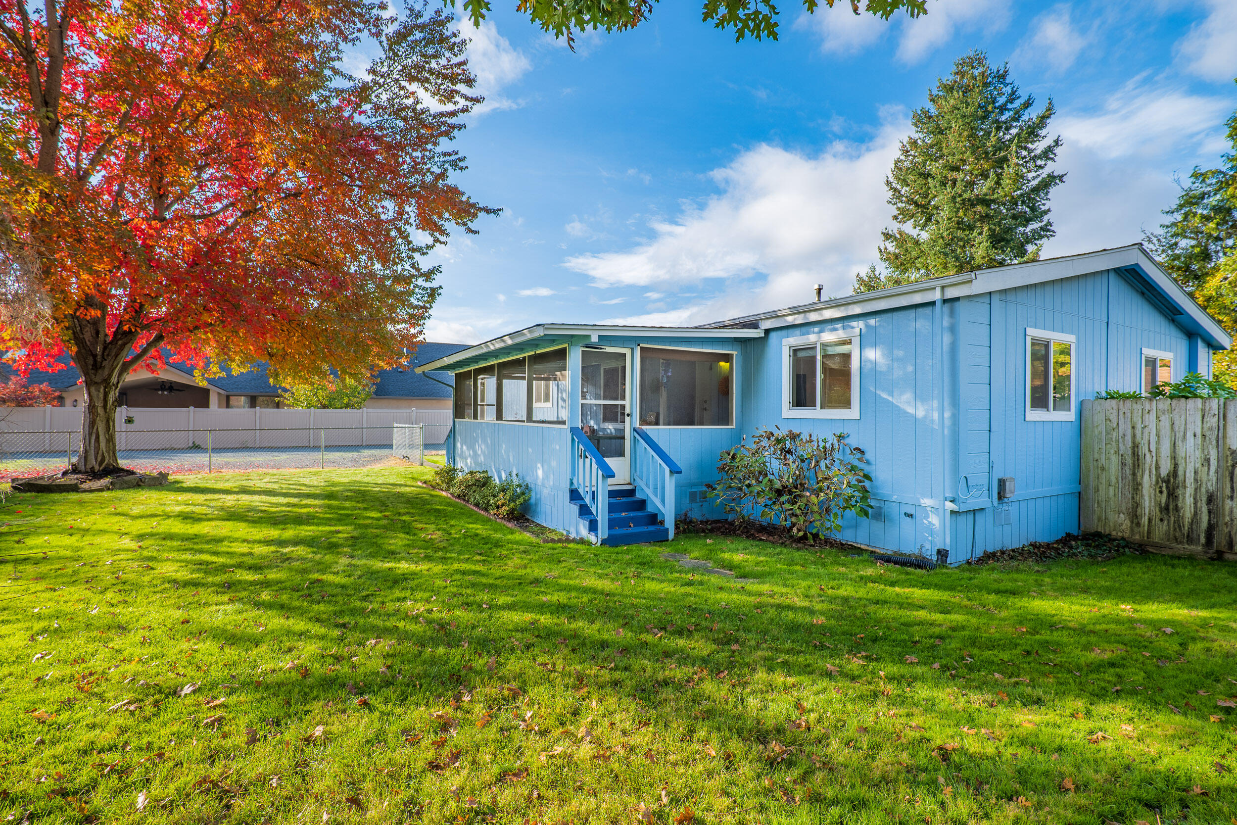 1388 Dowell Road Grants Pass, OR 97527 - Photo 7 of 43 1388DowellRd-007
