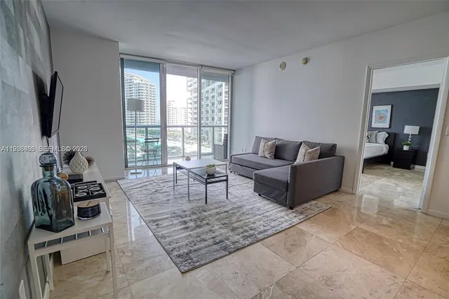 $670,000 | 485 Brickell Avenue, Unit 1701, Miami, FL 33131