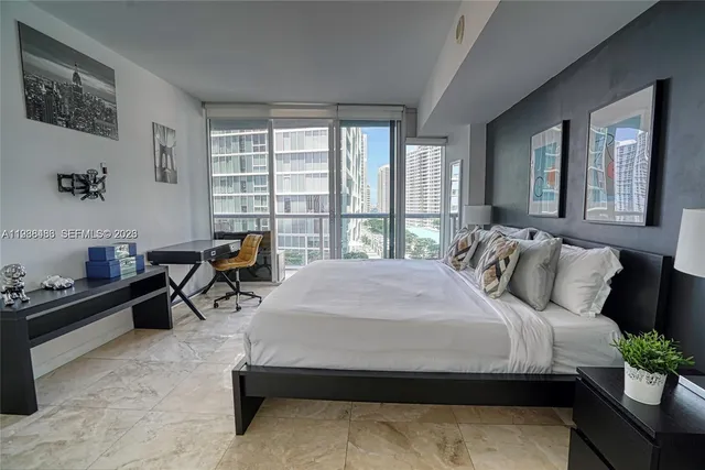 $670,000 | 485 Brickell Avenue, Unit 1701, Miami, FL 33131