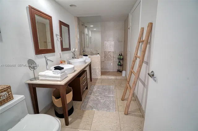 $670,000 | 485 Brickell Avenue, Unit 1701, Miami, FL 33131