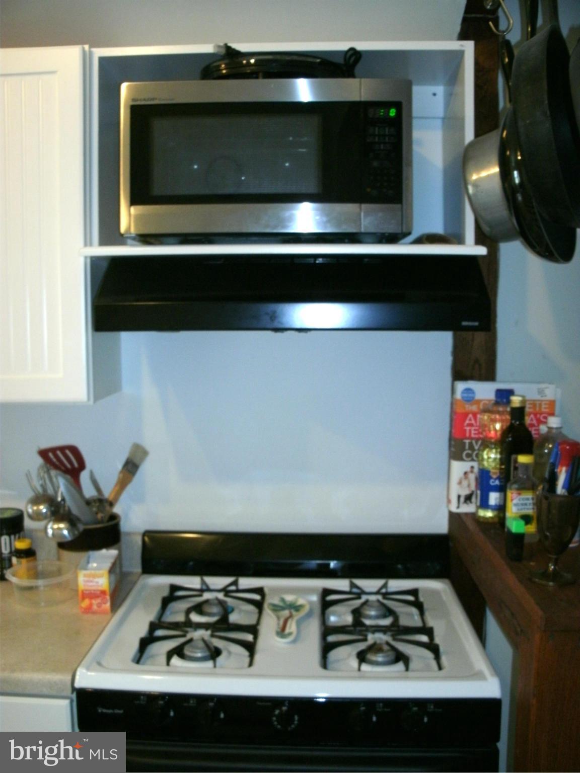 8203 Bon Air Road Baltimore, MD 21234 - Photo 12 of 20 Microwave above Gas Range