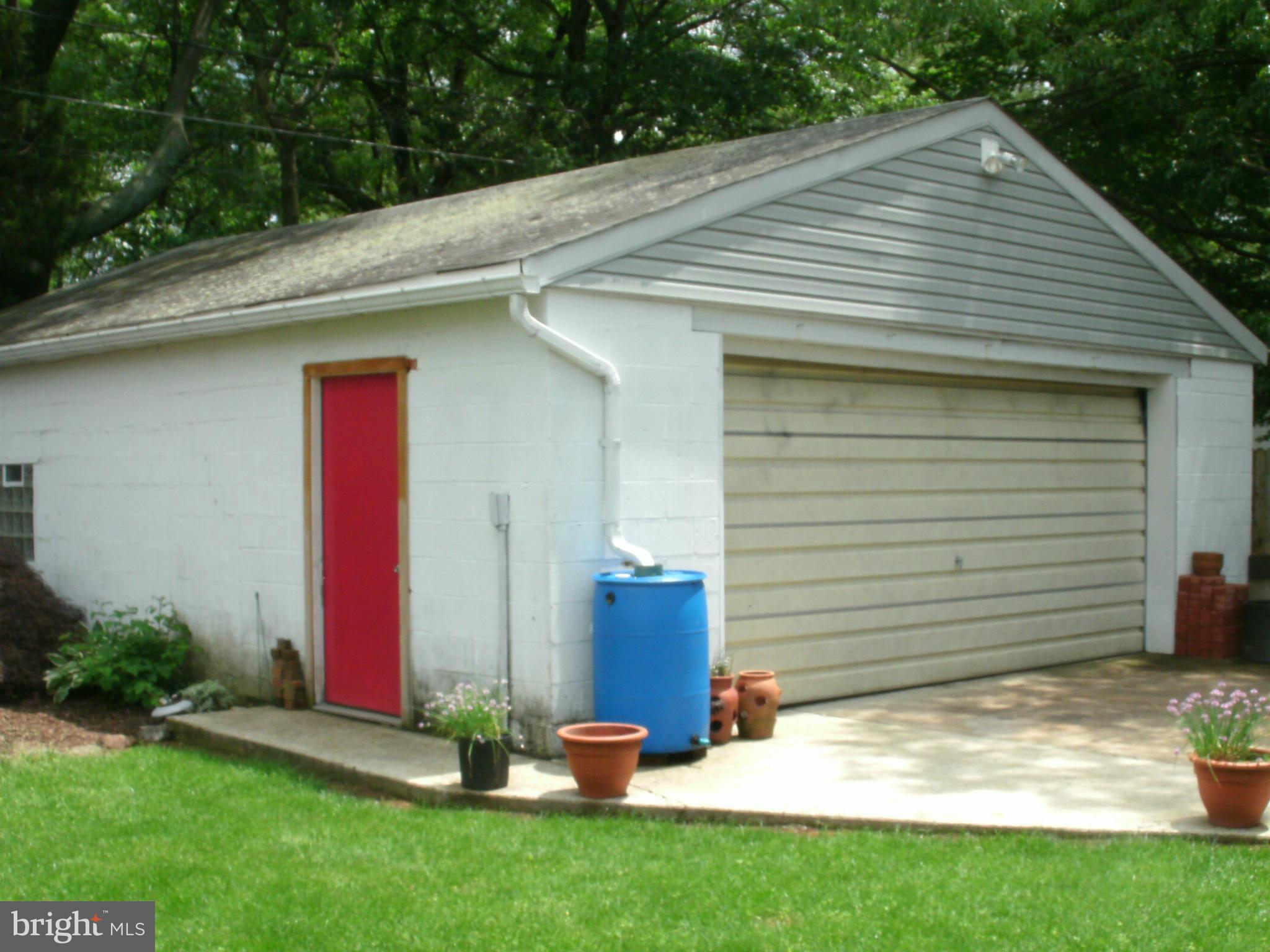 8203 Bon Air Road Baltimore, MD 21234 - Photo 17 of 20 Side Door Entry to 4 Car Garage