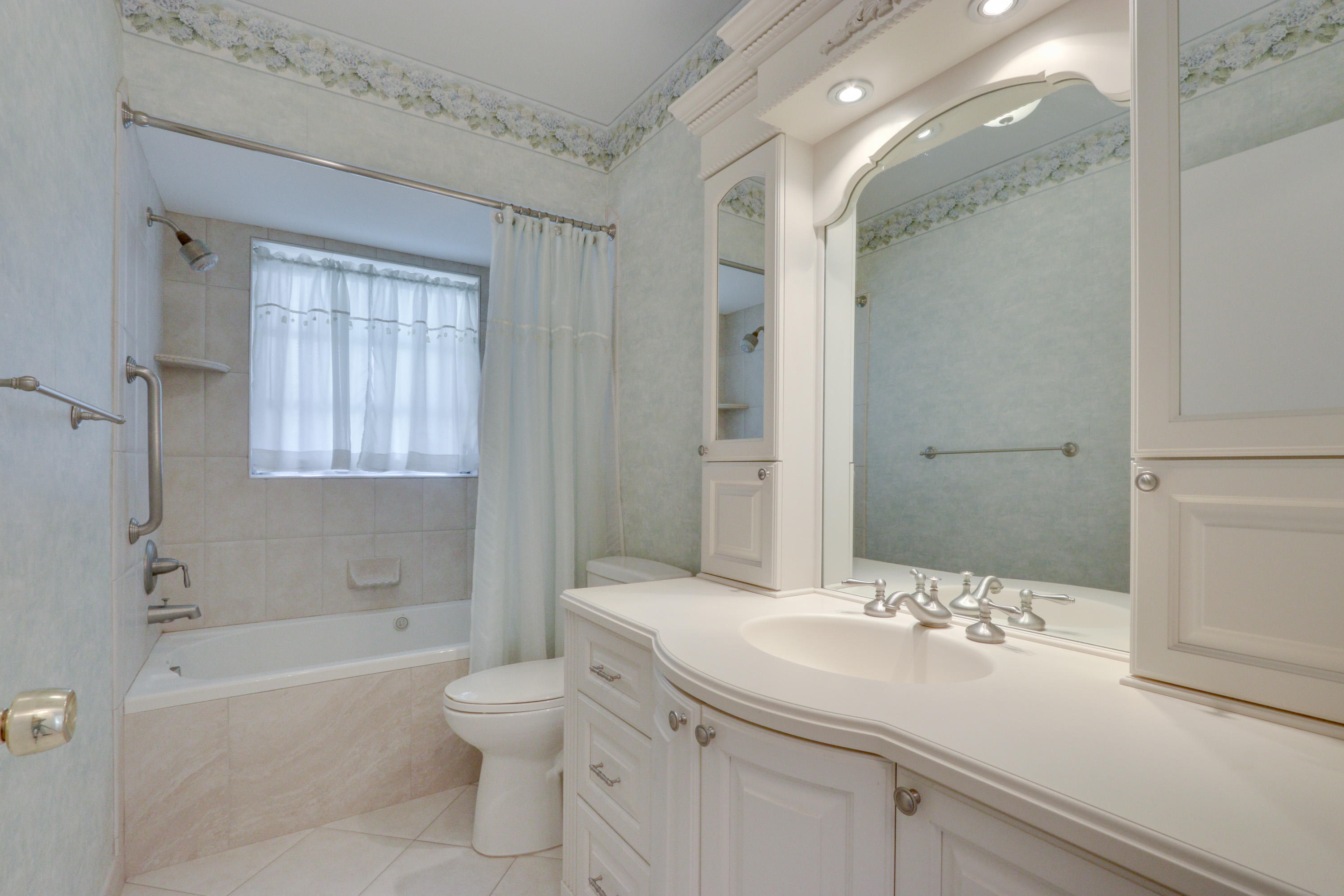 753 Bayberry Terrace Boca Raton, FL 33486 - Photo 25 of 33 Bathroom # 2