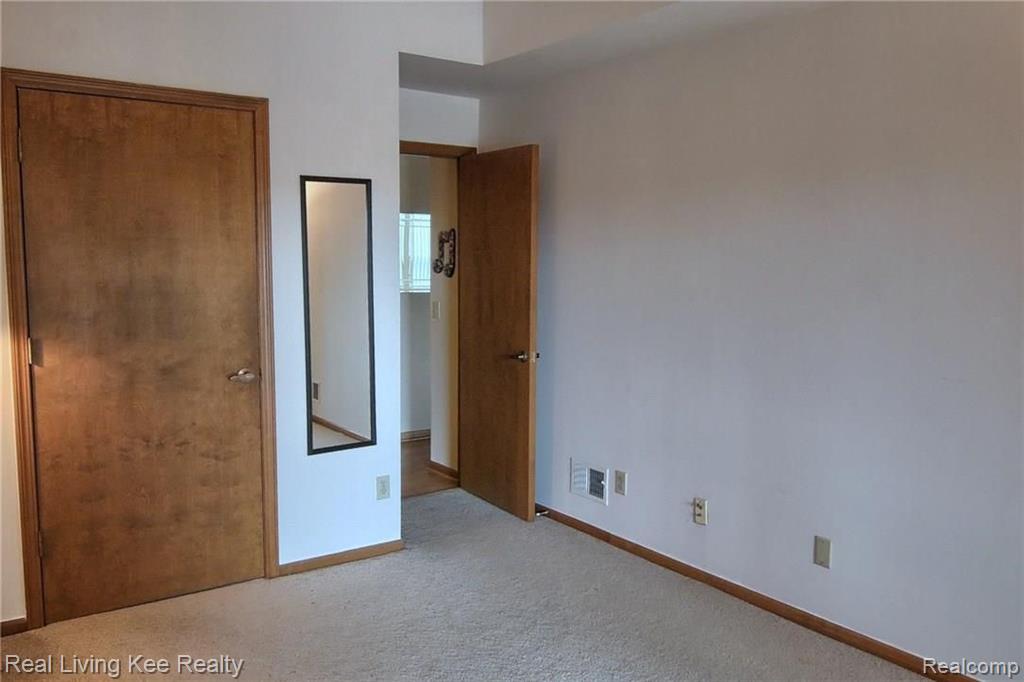 875 Green View Court, Unit 64 Rochester Hills, MI 48307 - Photo 20 of 31